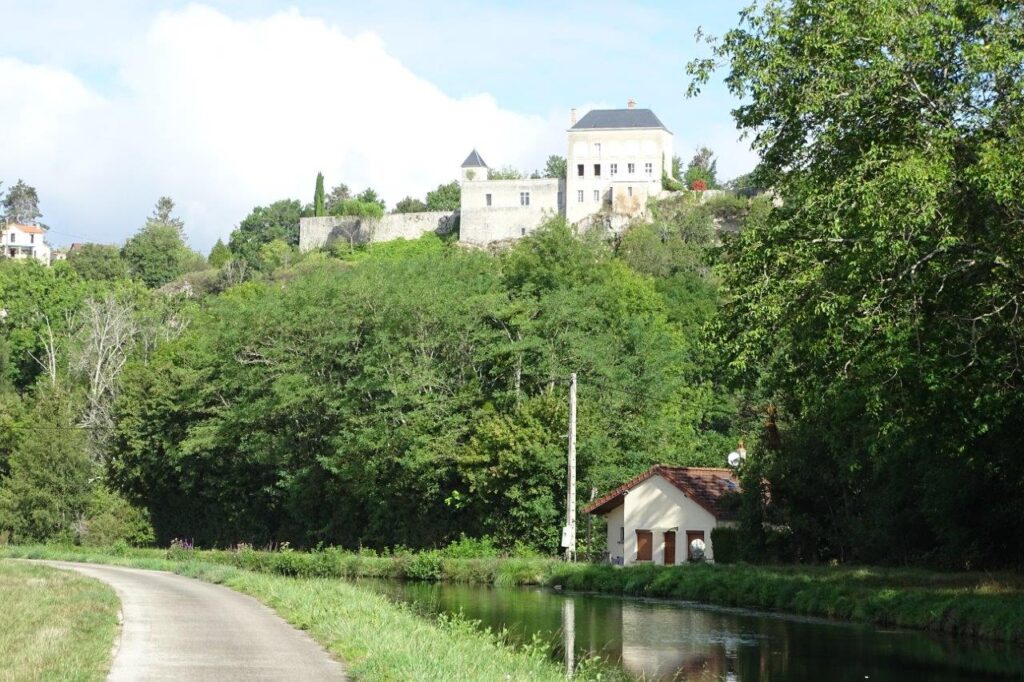 Mailly le château