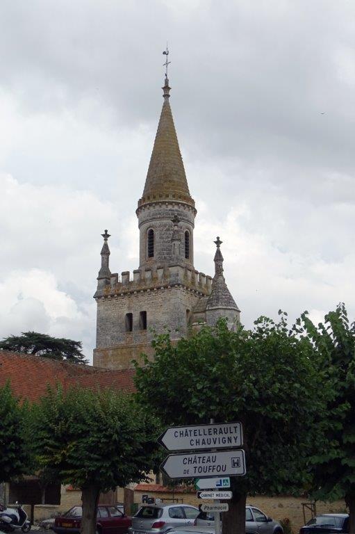 Bonnes, église Saint André